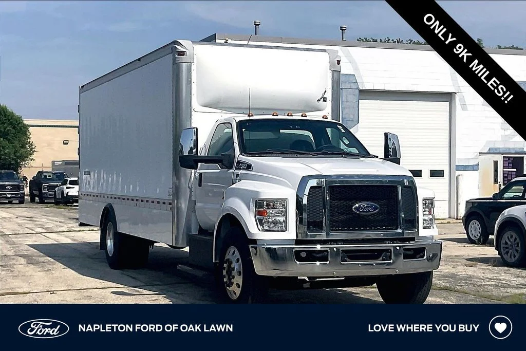 Used 2018 White Ford Base image 1