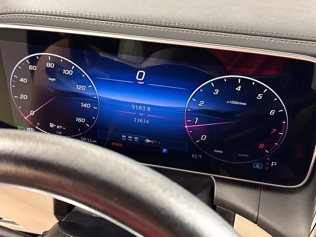 Used 2025 White Mercedes-Benz GLC 300 image 32