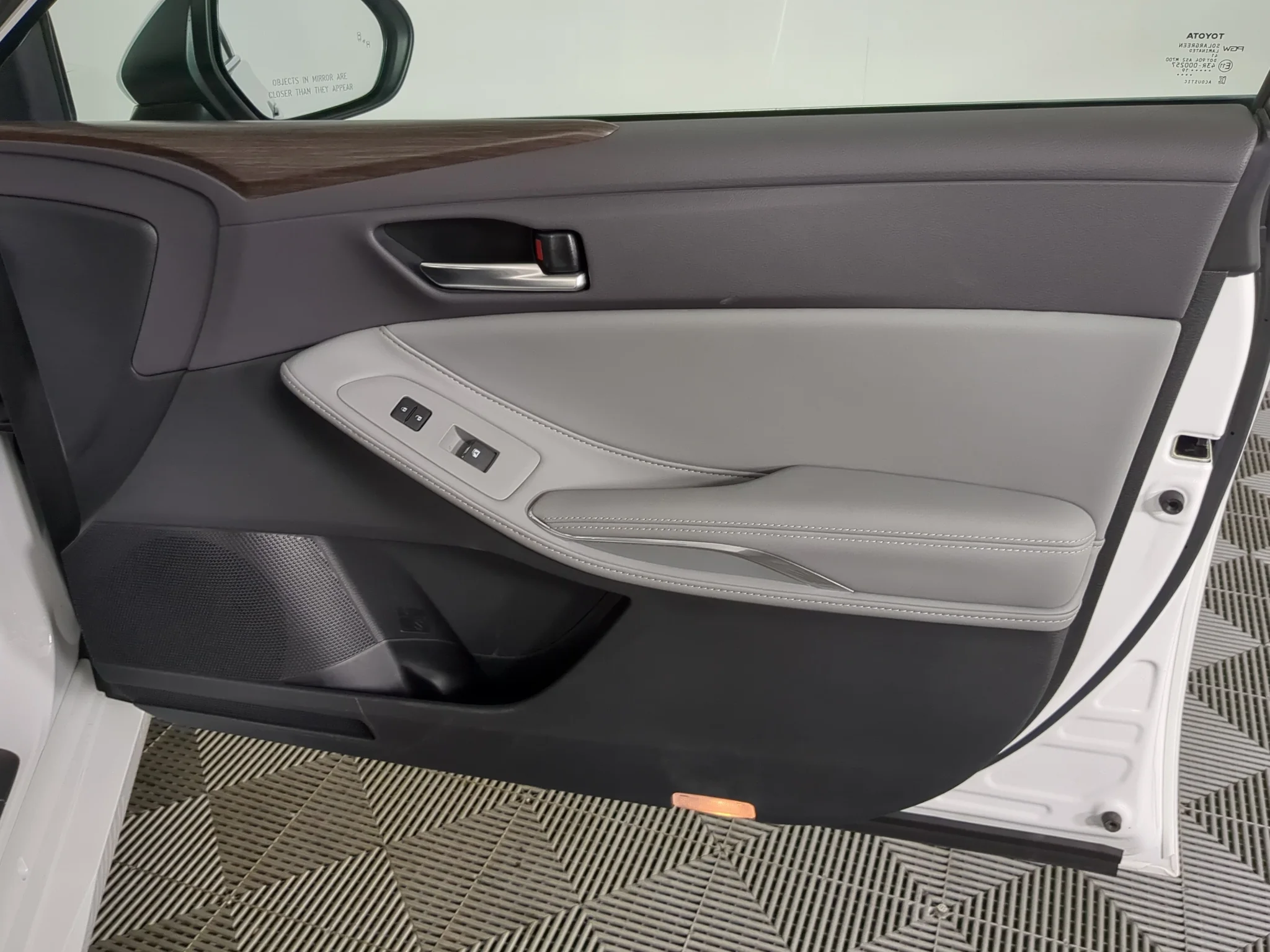 Used 2019 Wind Chill Pearl Toyota XLE image 20