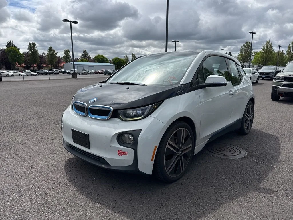 Used 2014 Capparis White w/BMW i Frozen Blue Accent BMW with Range Extender image 3