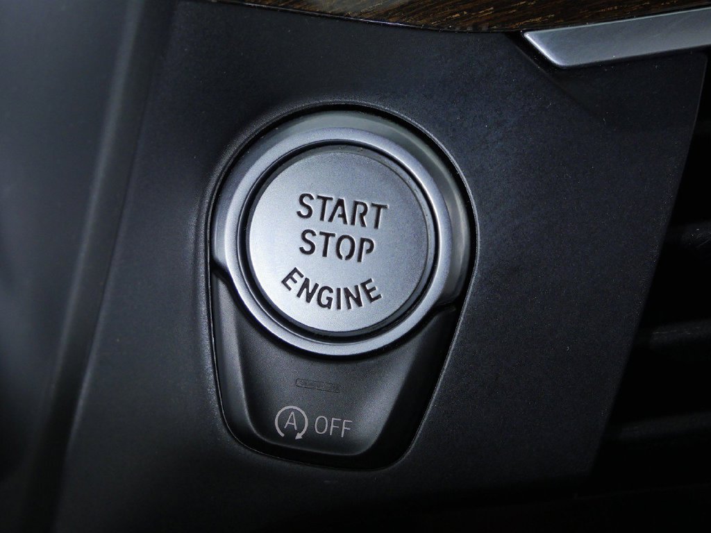 Used 2021 Dark Graphite Metallic BMW xDrive30i image 48