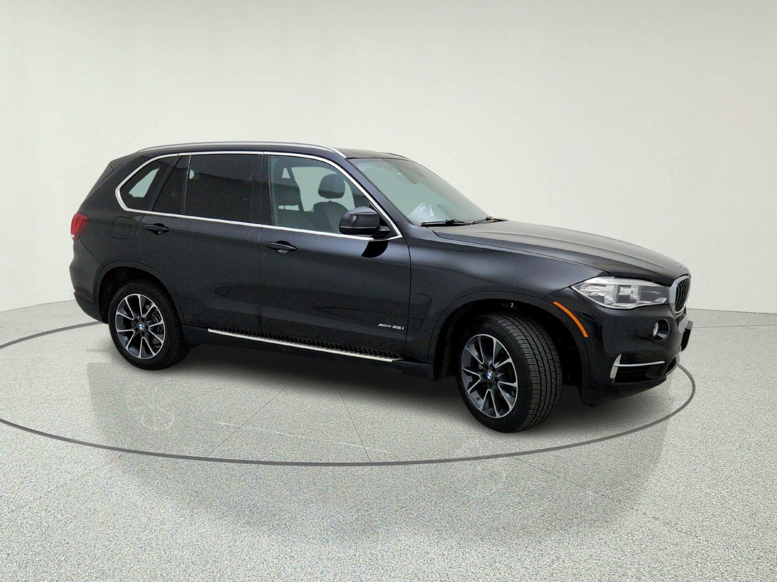Used 2018 BLACK SAPPHIRE BMW xDrive35i image 10