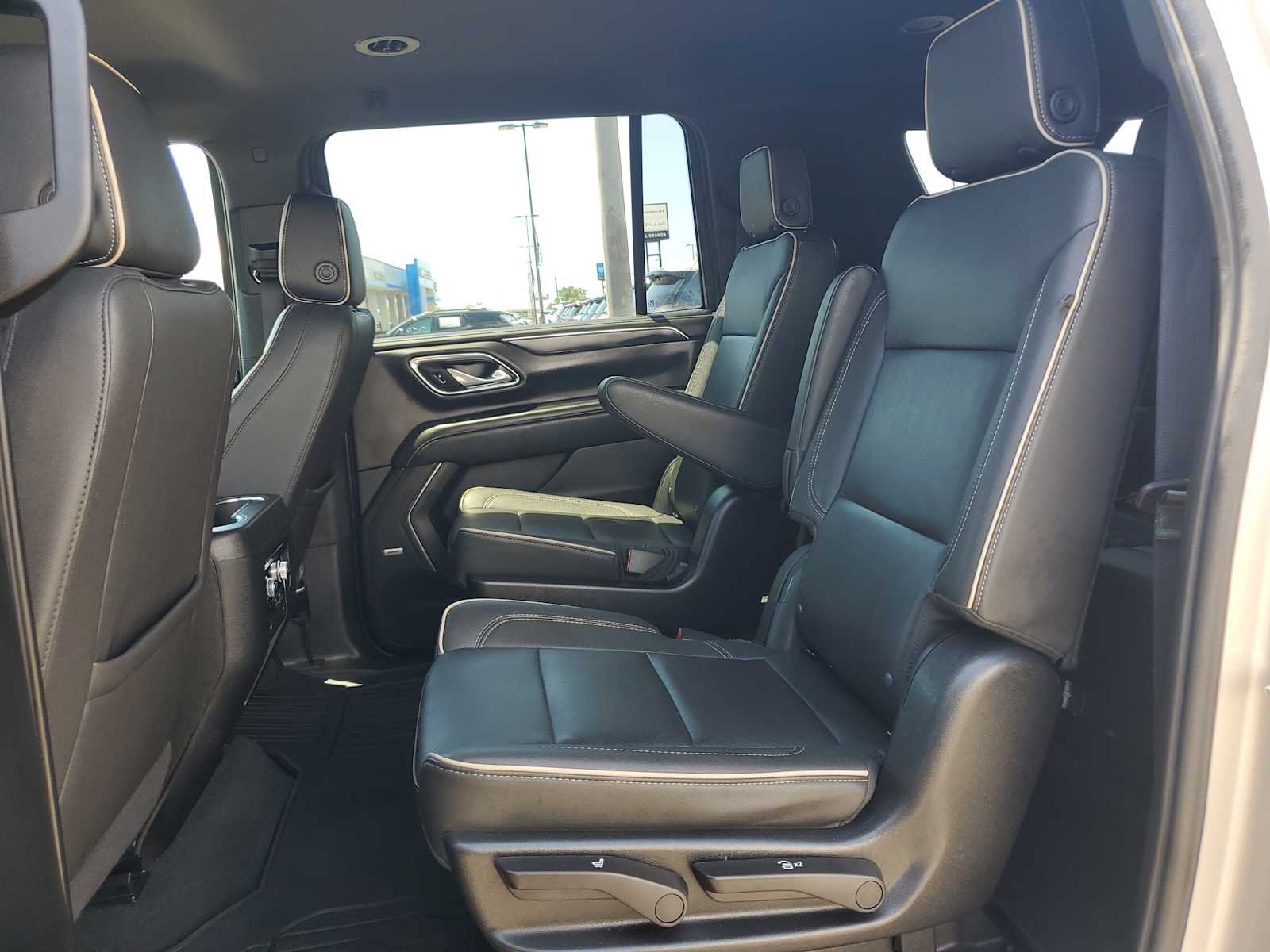 Used 2023 Pearl Beige Metallic GMC SLT image 14
