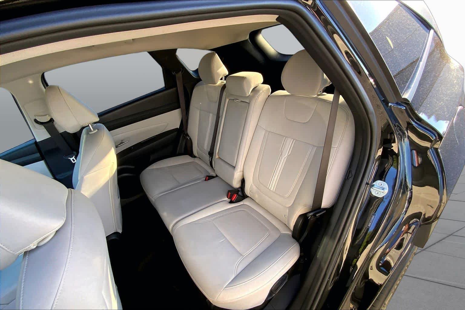 Used 2025 Phantom Black Hyundai SEL image 17