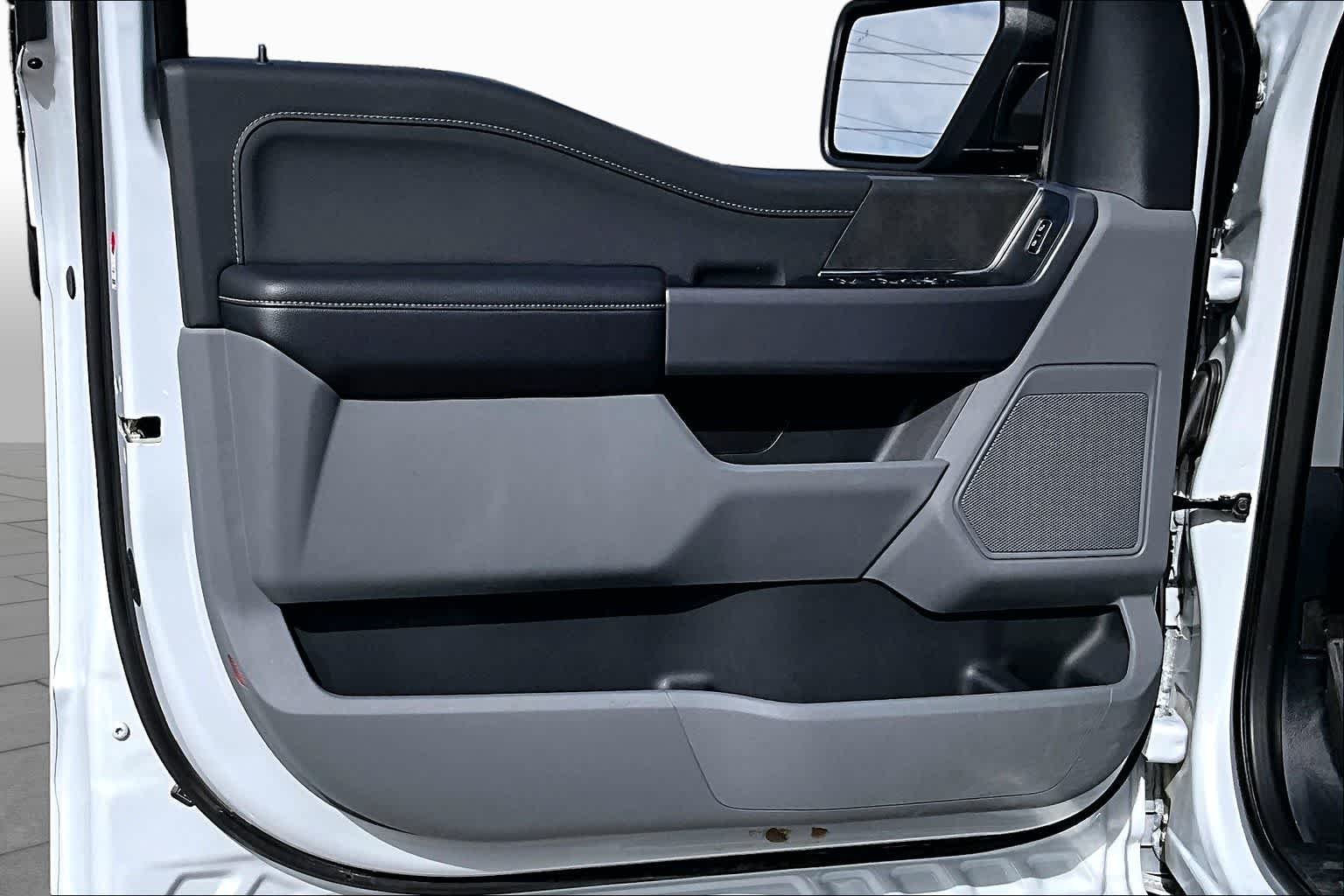 Used 2025 Space White Ford XLT image 22