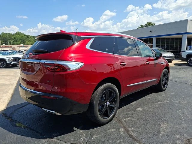 Used 2023 Red Buick Essence image 6