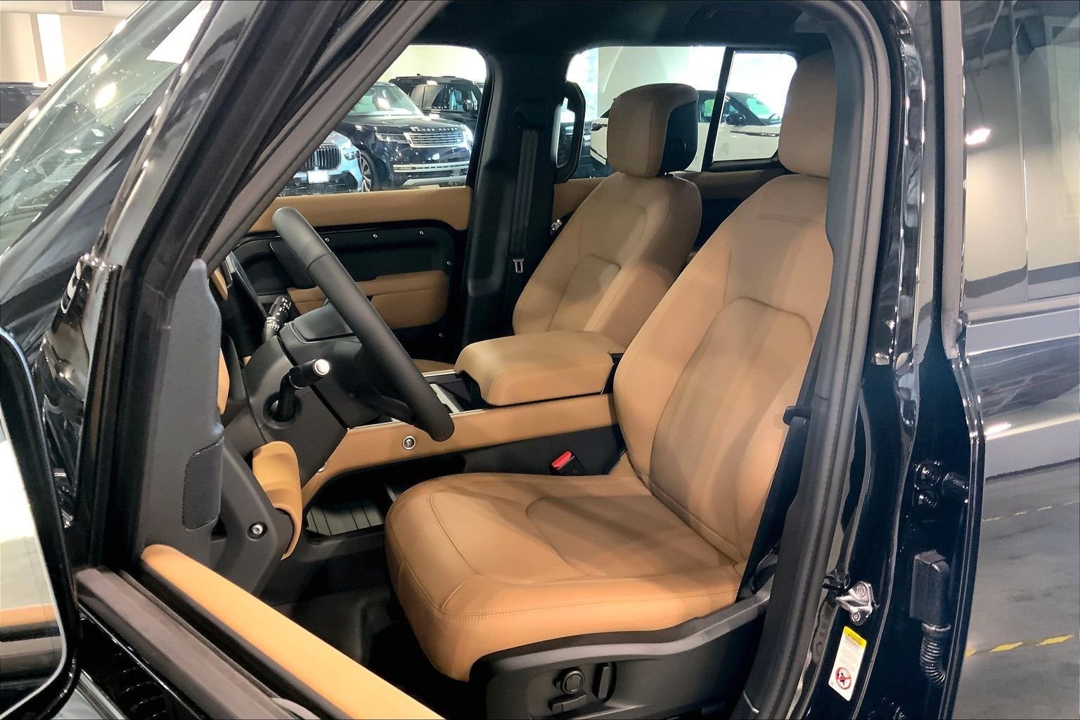 New 2026 Fuji White Land Rover S image 9