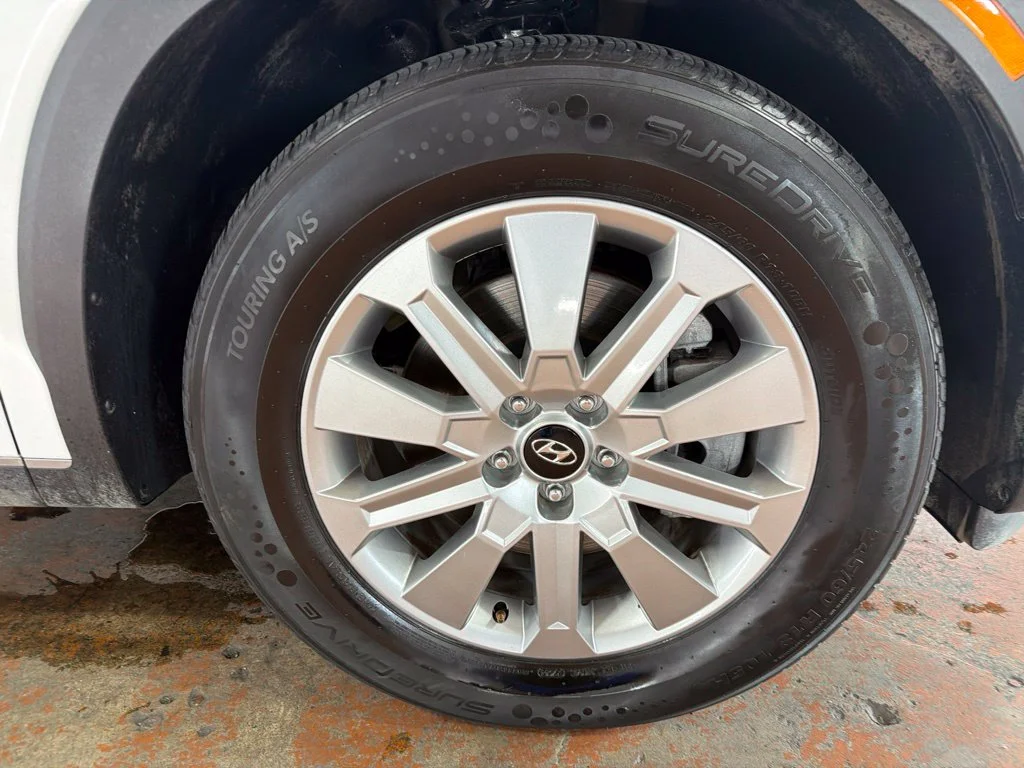 Used 2024 Hyper White Hyundai SEL image 11