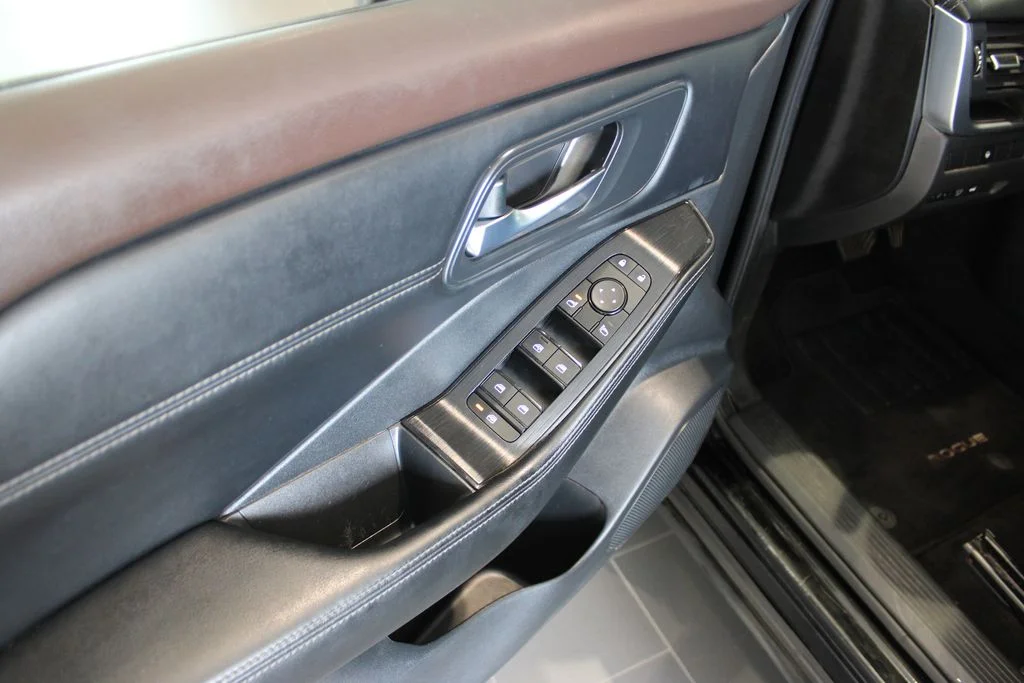 Used 2023 Black Nissan SV image 28