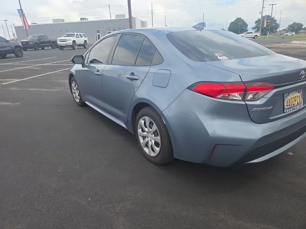 Certified Used 2020  Toyota LE image 7