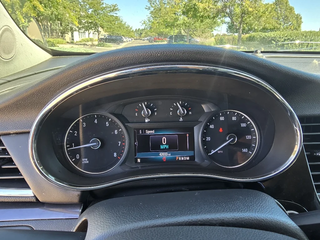 Used 2022 Summit White Buick Preferred image 20