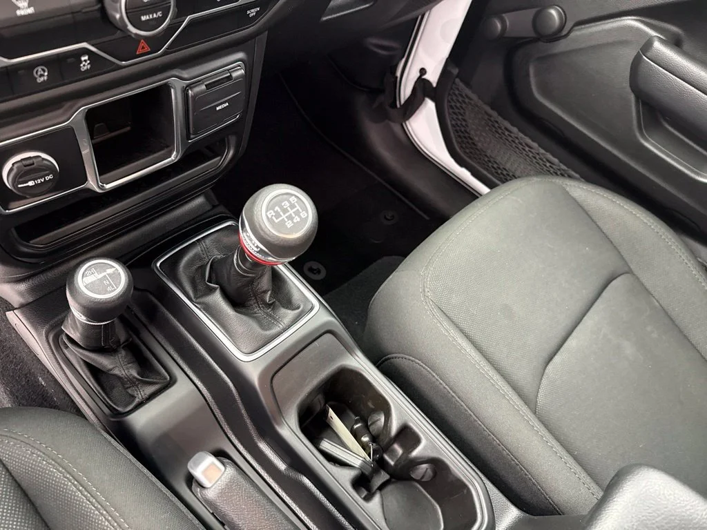 2023 Jeep Wrangler SPORT Convertible Slide 17