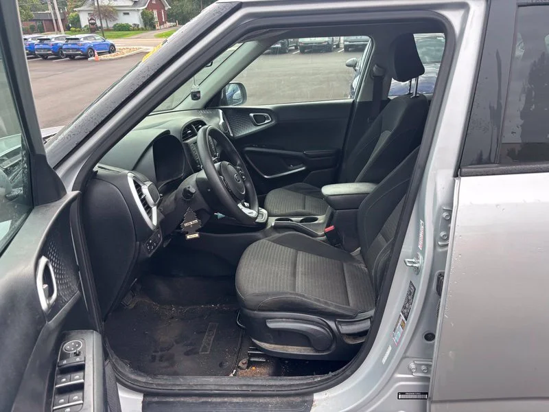 Used 2020 Silver Kia S image 9