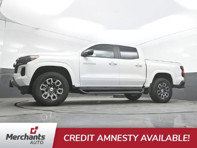 Used 2025 White Chevrolet Z71 image 34