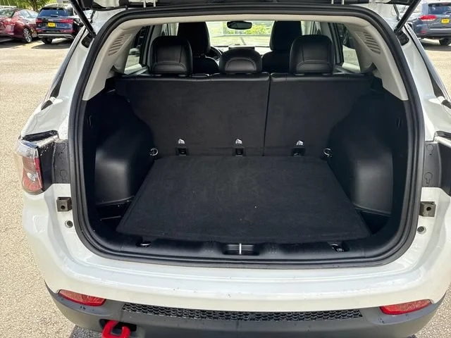 Used 2022 Bright White Clearcoat Jeep Trailhawk image 12