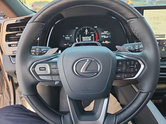 New 2026 Eminent White Pearl Lexus PREMIUM image 14