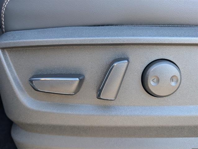 New 2026 Brilliant Silver Metallic Nissan SL image 15