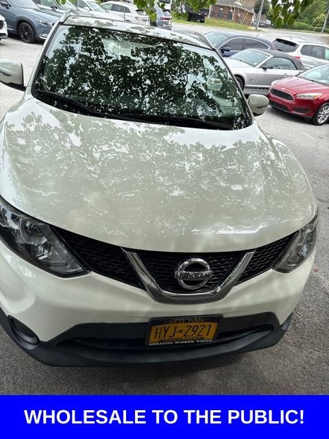 Used 2017 Pearl White Nissan SV image 13