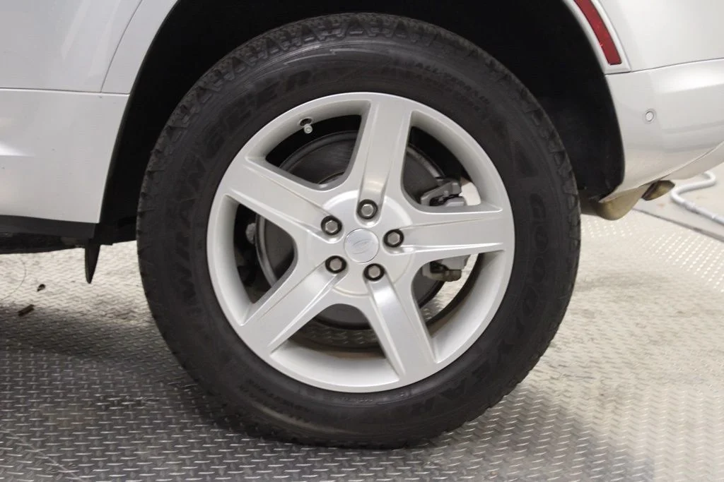 Used 2022 Silver Land Rover XS Edition image 60