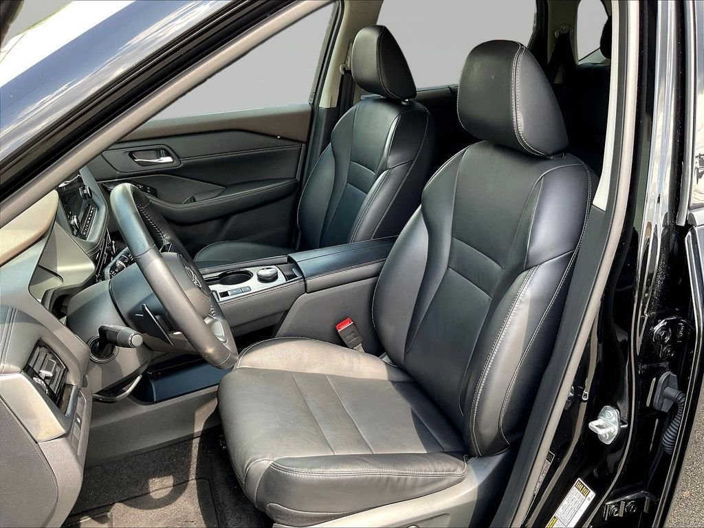 Used 2023 Black Nissan SL image 23