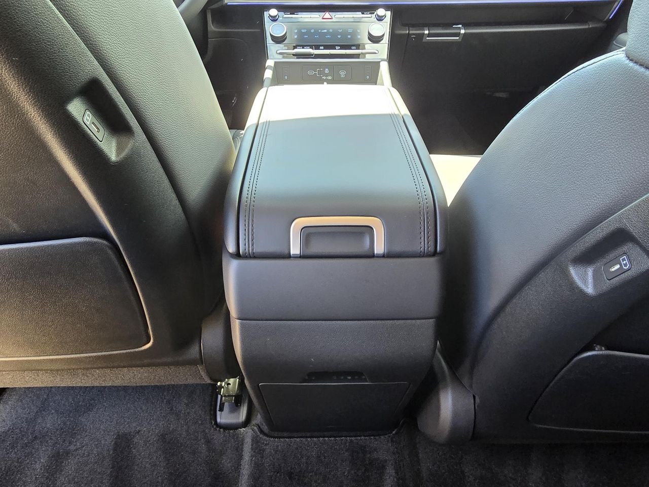 New 2027 Phantom Black Hyundai Limited image 30