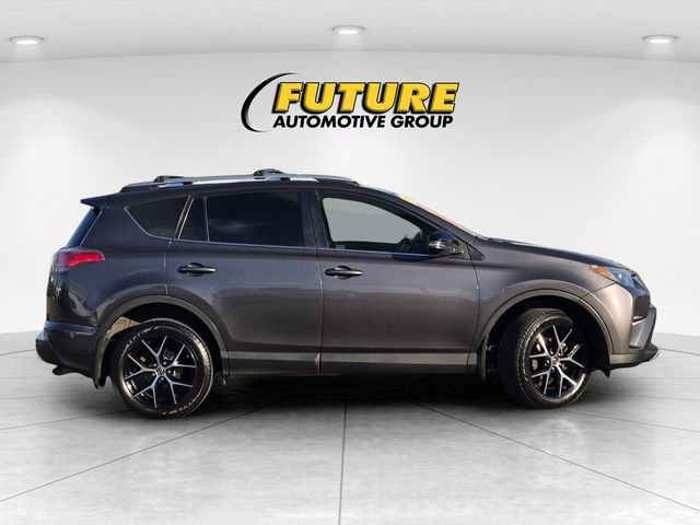 Used 2016 Gray Toyota SE image 3