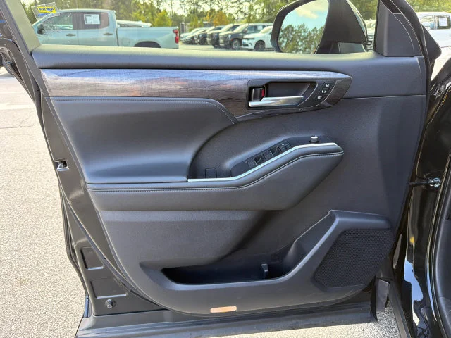 Used 2021 Black Toyota Hybrid Platinum image 10