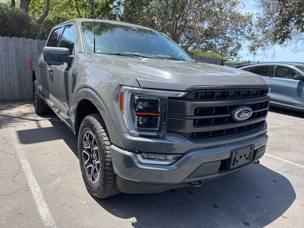 Used 2021 White Ford Lariat image 16