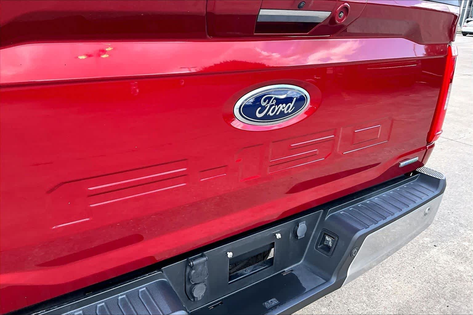 Used 2021 Rapid Red Metallic Tinted Clearcoat Ford XLT image 30
