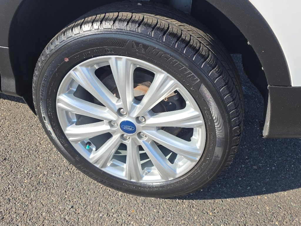Certified Used 2019 Oxford White Ford SEL image 6
