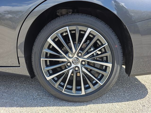 2025 Lexus ES 350 - Photo 15