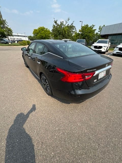 Used 2018 Black Nissan Platinum image 4