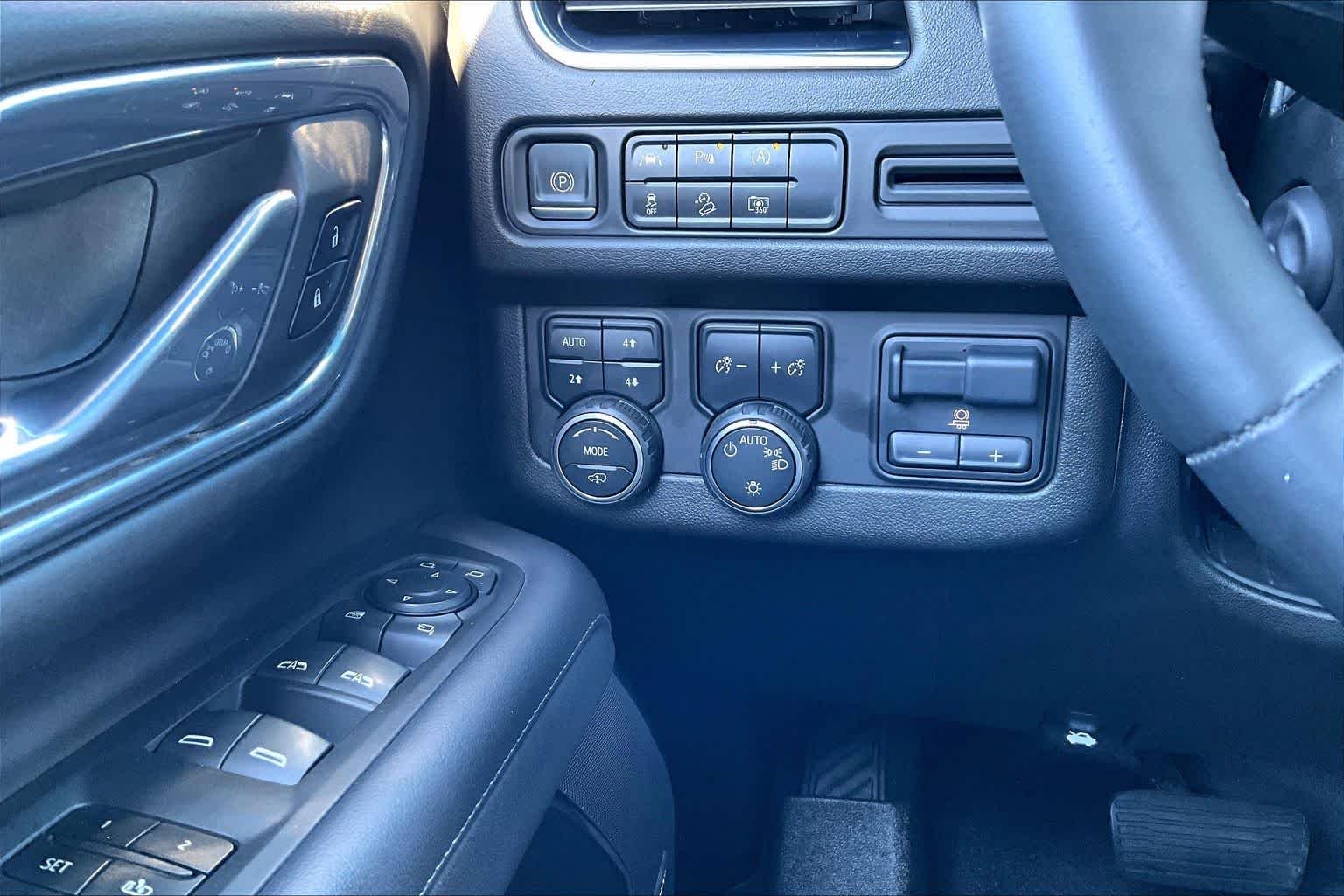 Used 2023 Summit White Chevrolet Z71 image 33