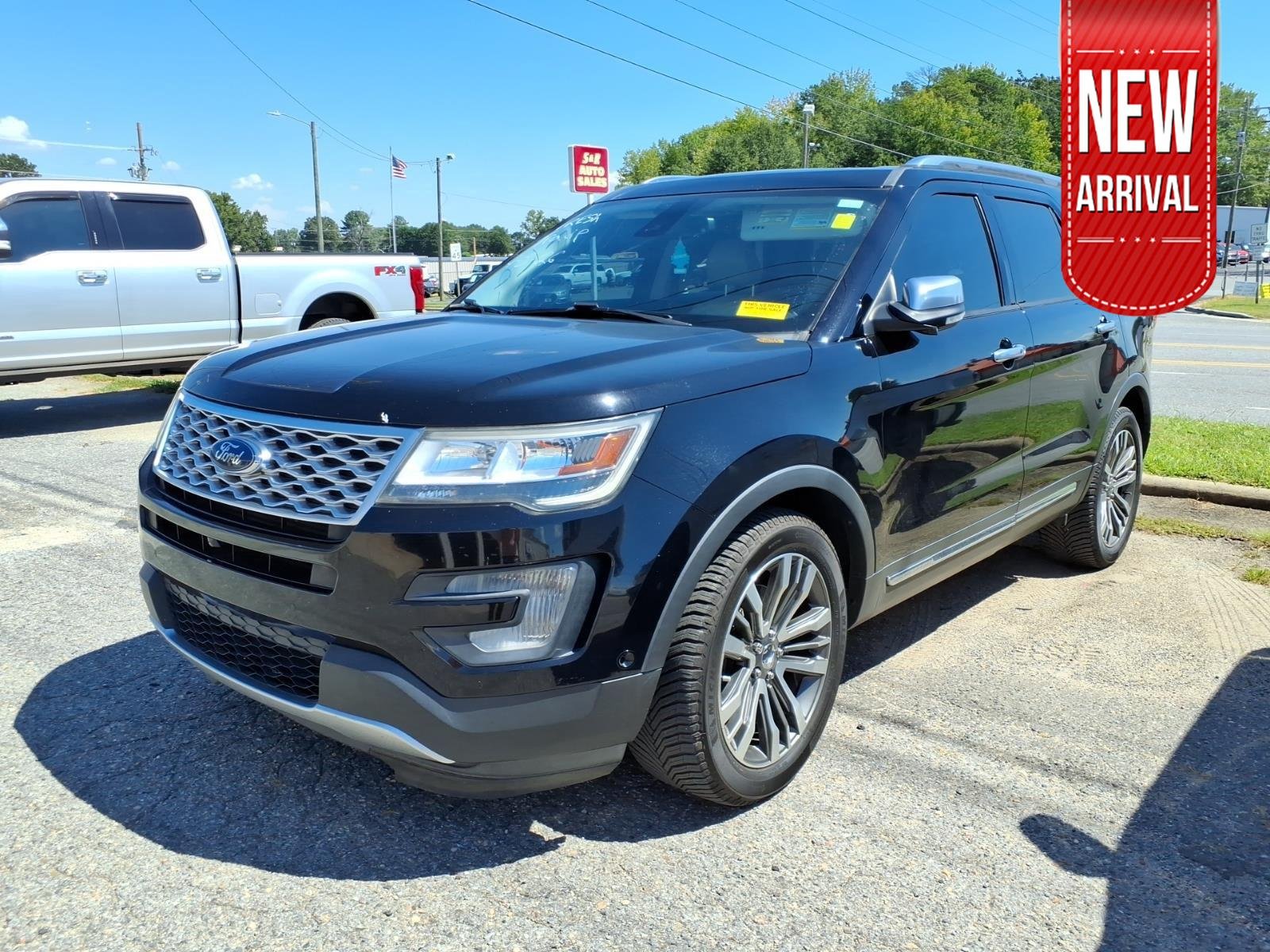 Used 2017 Shadow Black Ford Platinum image 1