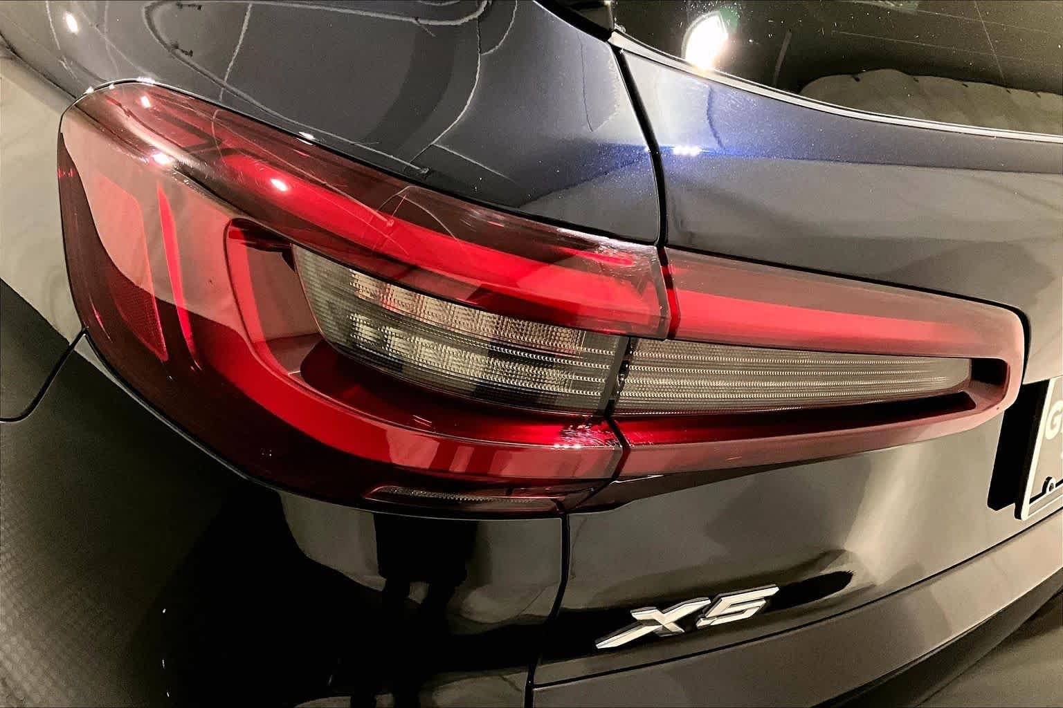 Used 2023 Carbon Black Metallic BMW xDrive40i image 27