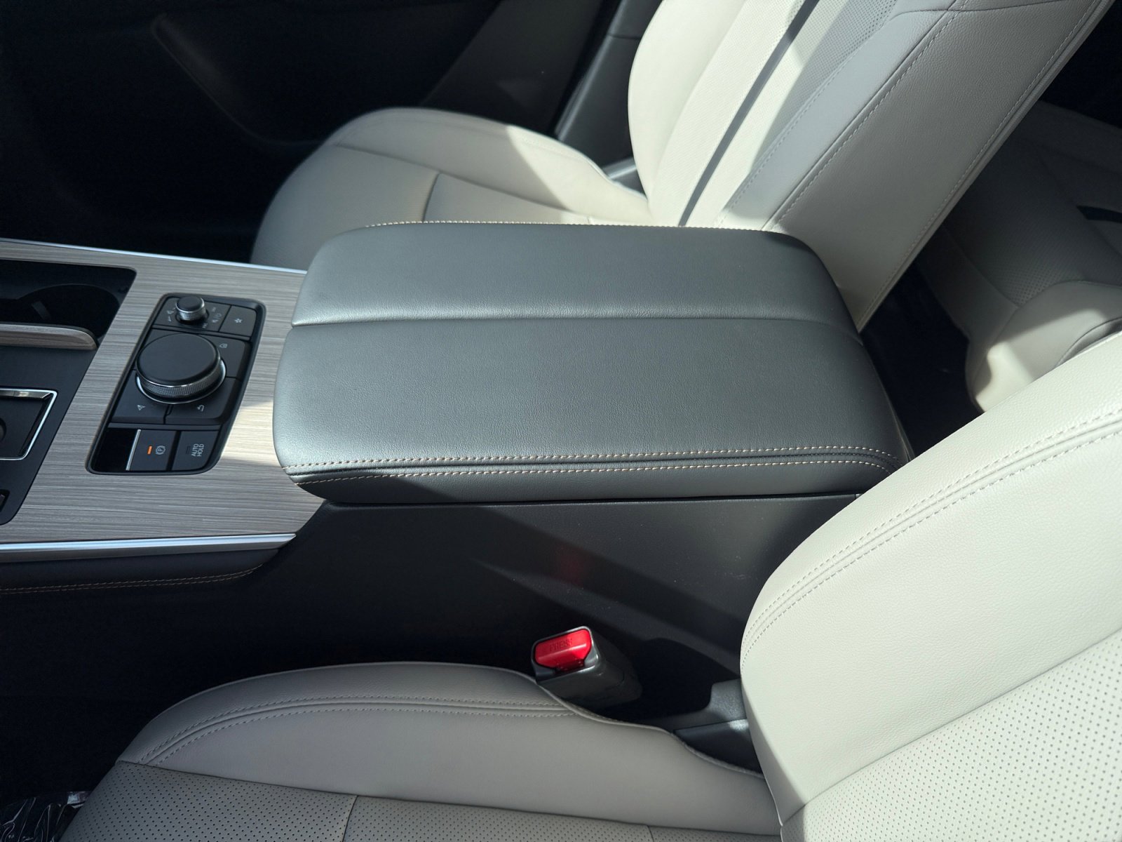 New 2026 Platinum Quartz Mazda Preferred image 14