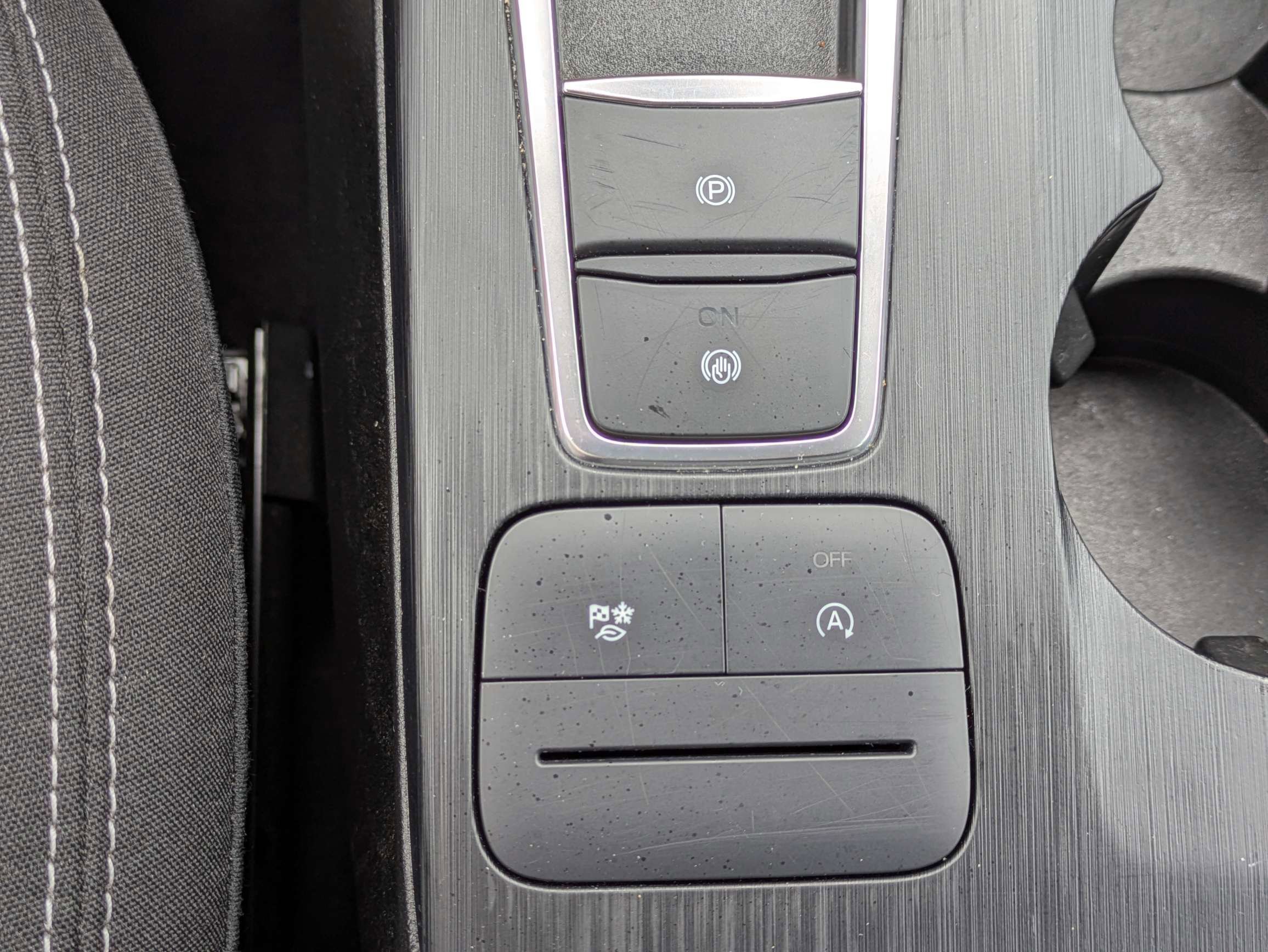 Used 2025 Oxford White Ford Active image 27