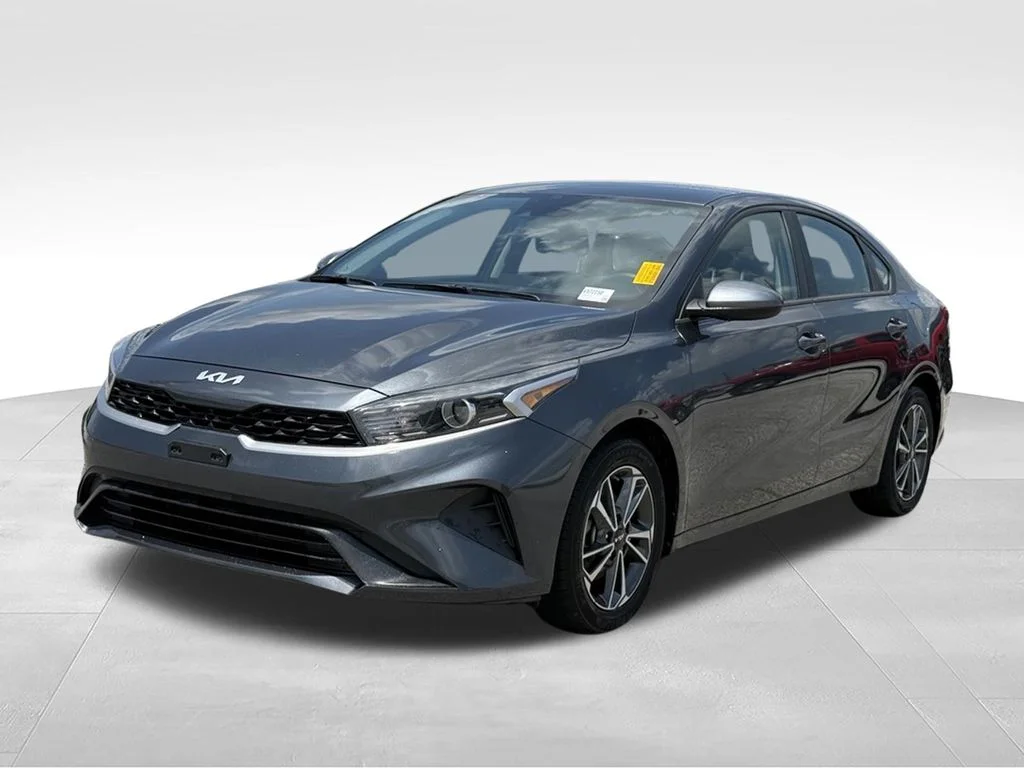 2023 Kia Forte LXS AT's photo