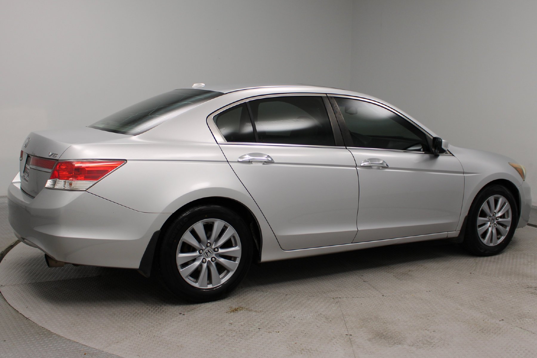Used 2011 Alabaster Silver Metallic Honda 3.5 EX-L 4dr V6 Auto image 25