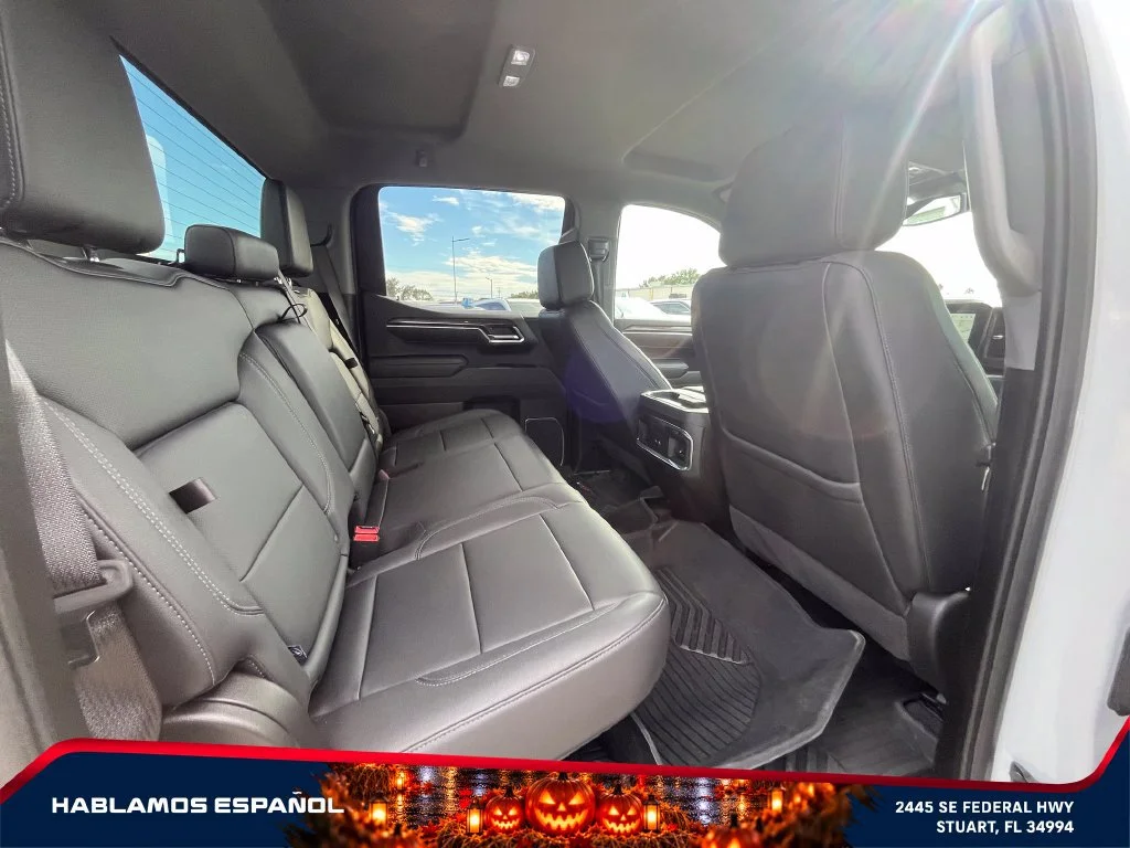 Used 2025 Summit White Chevrolet LTZ image 18