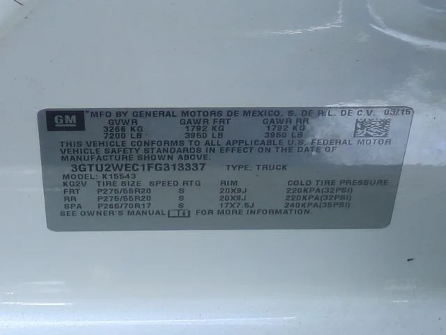 Used 2015 White GMC Denali image 40