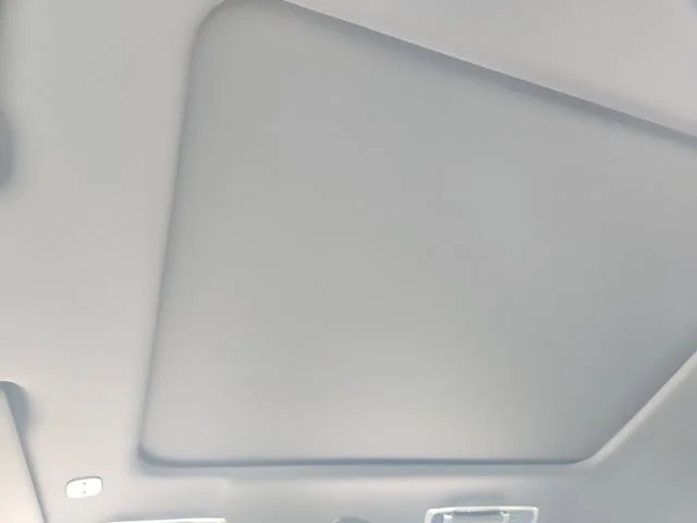Used 2025 Red Land Rover S image 24
