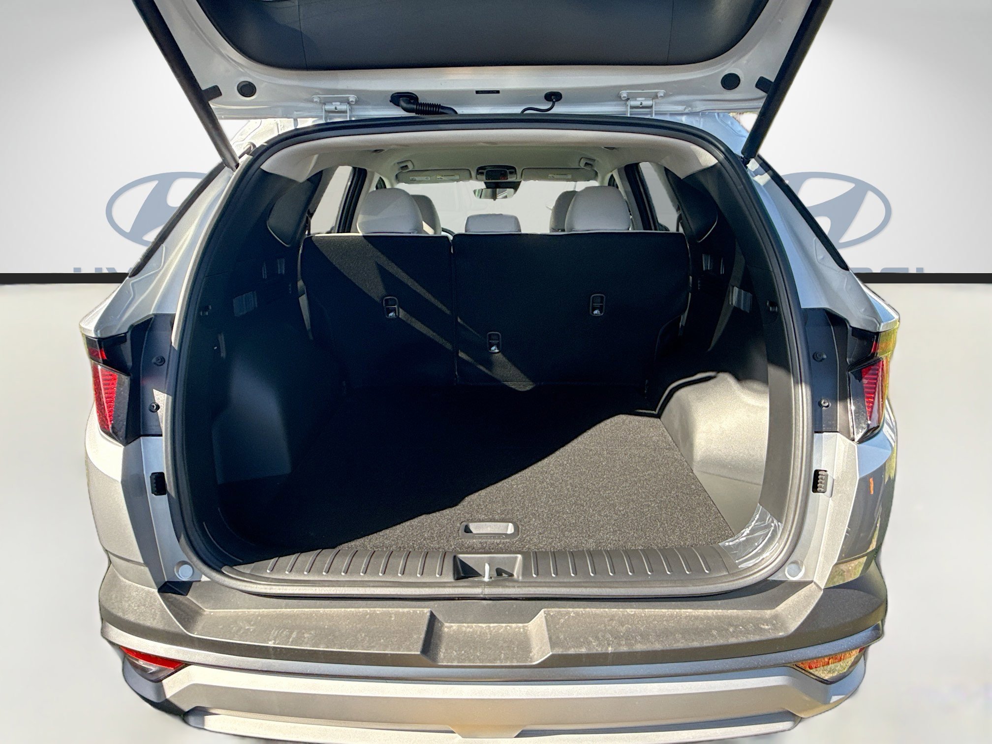 New 2026 Shimmering Silver Hyundai SEL FWD image 44