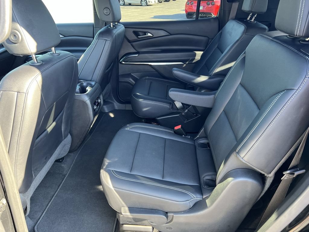 Used 2025 Mosaic Black Metallic Chevrolet LT image 21