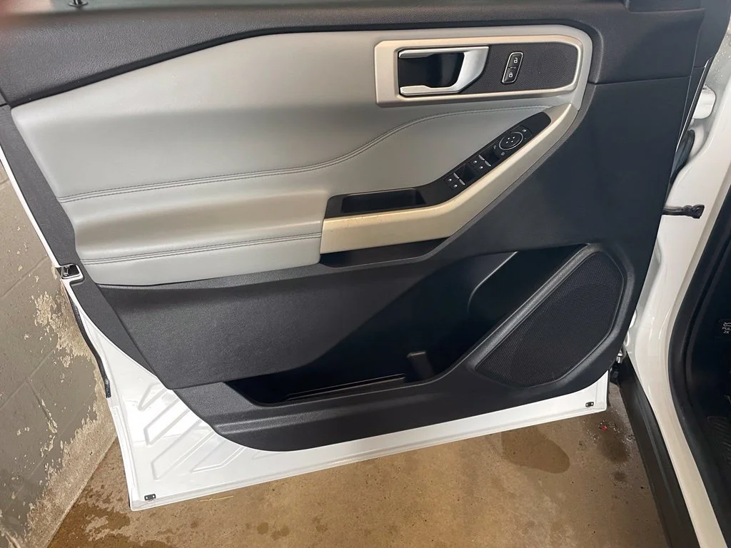 Used 2021 White Ford XLT image 9