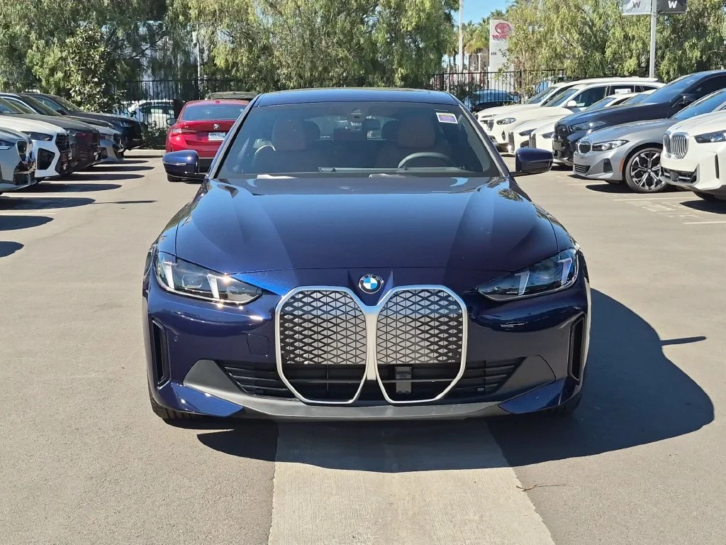 New 2026 Blue BMW eDrive40 image 4