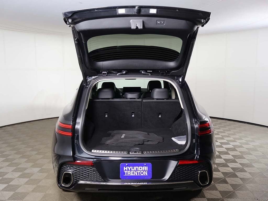 Used 2025 Black Genesis 2.5T image 15