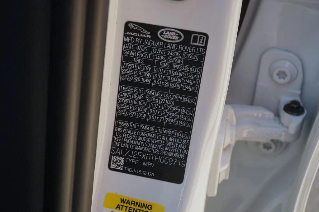 New 2026 Fuji White Land Rover S image 31