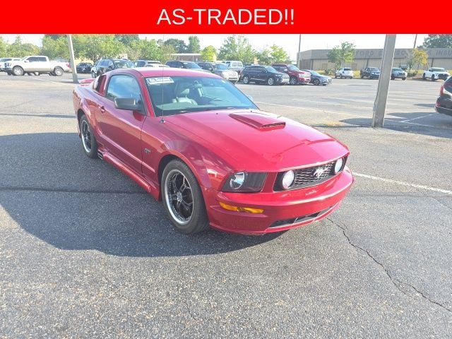Used 2006 Red Ford GT Premium image 1