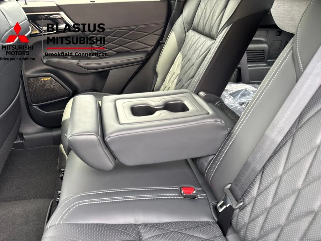 New 2026 Gray Mitsubishi SEL image 35